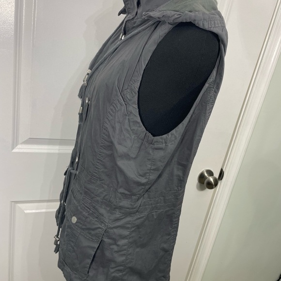 Snobbish Collection Gray Hooded Women's Vest Size Medium CB-20 - Picture 10 of 11